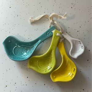 Ceramic bird measuring spoons